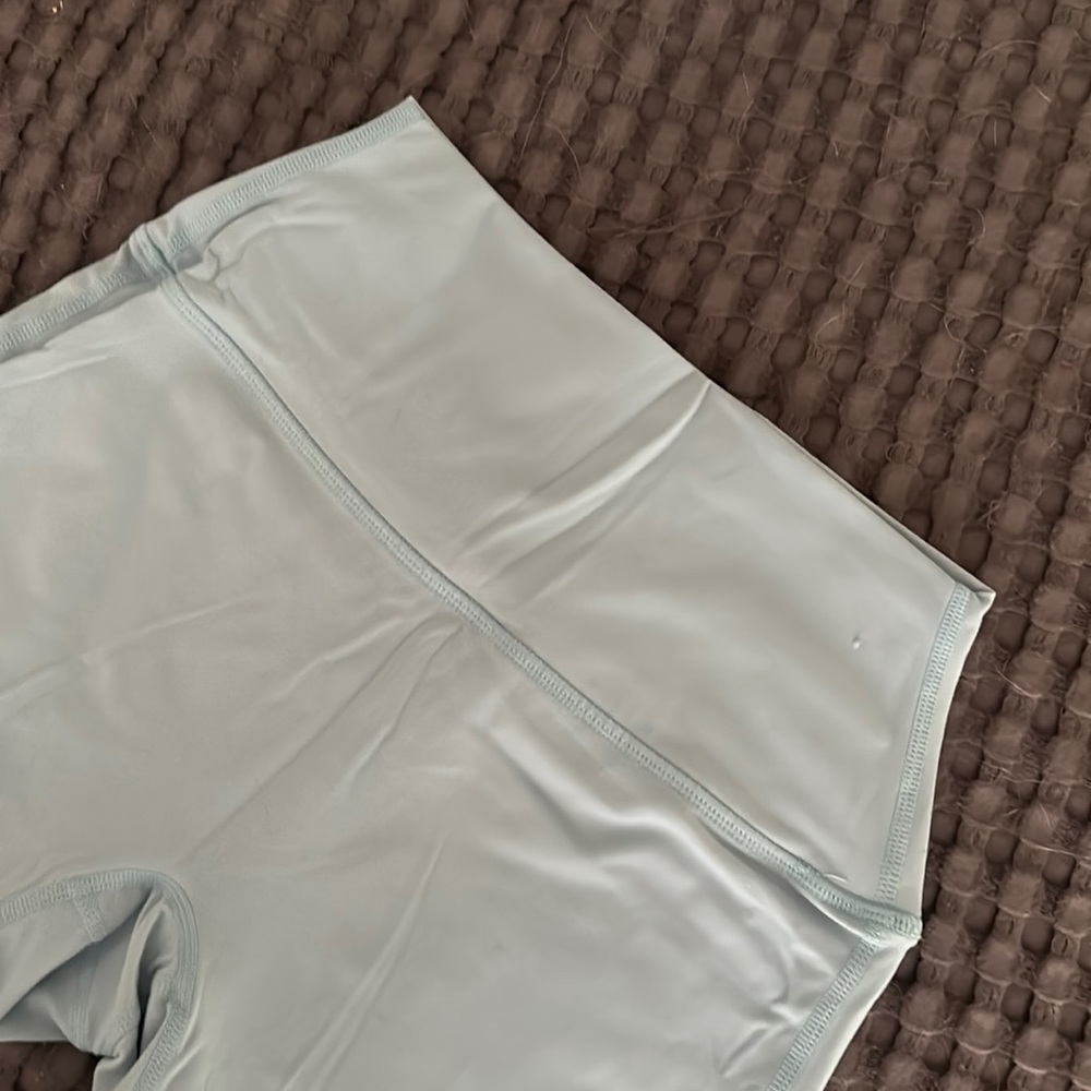 SET ACTIVE | icy blue biker shorts